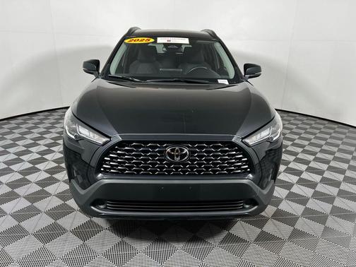2025 Toyota Corolla Cross LE
