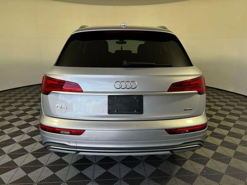 Florett Silver Metallic 2021 Audi Q5 45 Premium Plus