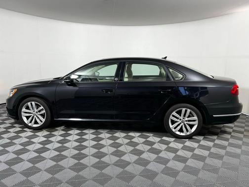 2019 Volkswagen Passat 2.0T Wolfsburg Edition