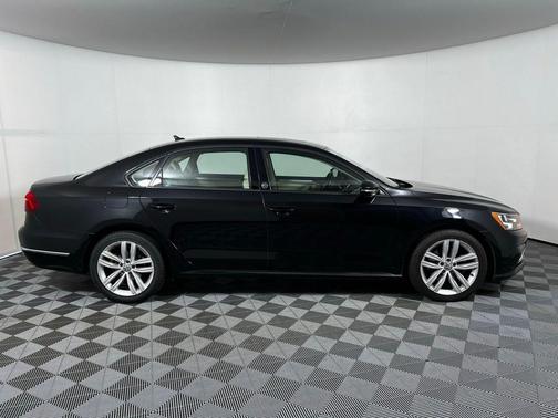 2019 Volkswagen Passat 2.0T Wolfsburg Edition