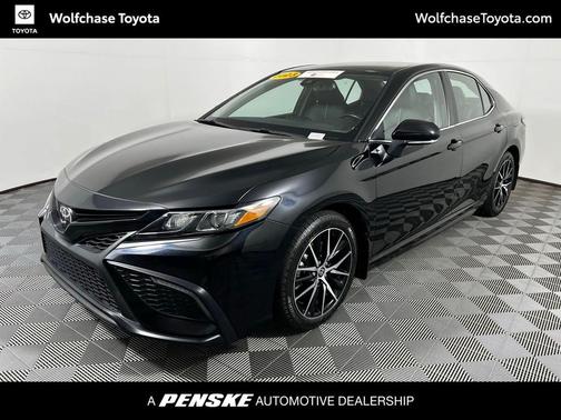 Midnight Black Metallic 2023 Toyota Camry SE
