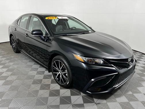 Midnight Black Metallic 2023 Toyota Camry SE