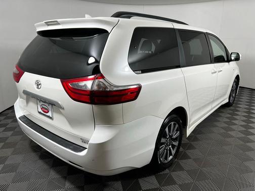 2020 Toyota Sienna Limited Premium