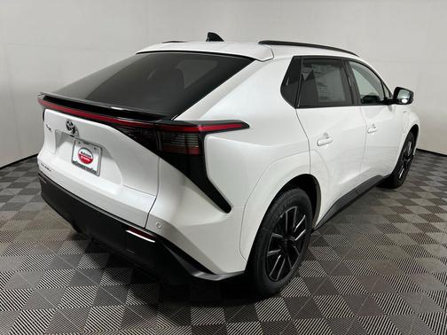 Wind Chill Pearl 2026 Toyota bZ Limited