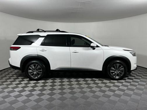 2025 Nissan Pathfinder SV FWD
