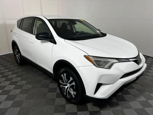 Super White 2018 Toyota RAV4 LE