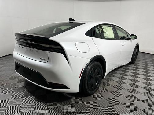 2026 Toyota Prius Plug-In Hybrid SE