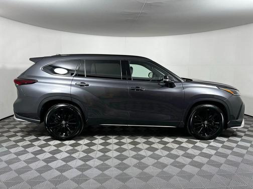 2025 Toyota Highlander XSE