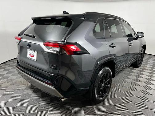 2024 Toyota RAV4 Hybrid SE