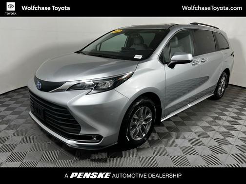 2025 Toyota Sienna XLE