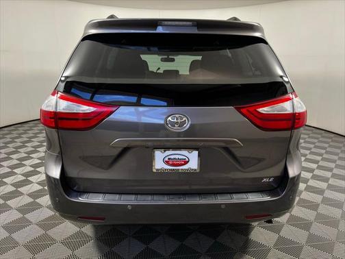 2016 Toyota Sienna XLE