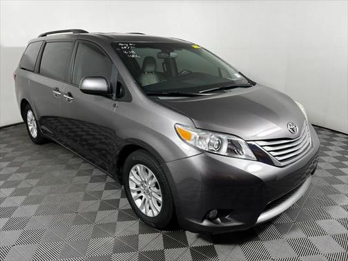 2016 Toyota Sienna XLE