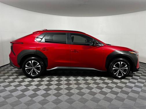 2024 Toyota bZ4X XLE