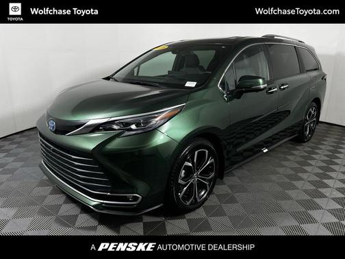 2025 Toyota Sienna Platinum