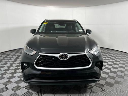 2026 Toyota Highlander XLE