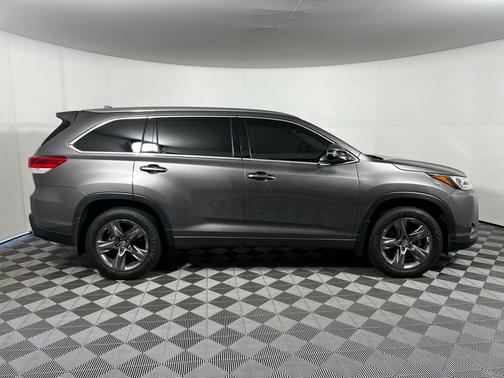 Predawn Gray Mica 2019 Toyota Highlander Limited Platinum