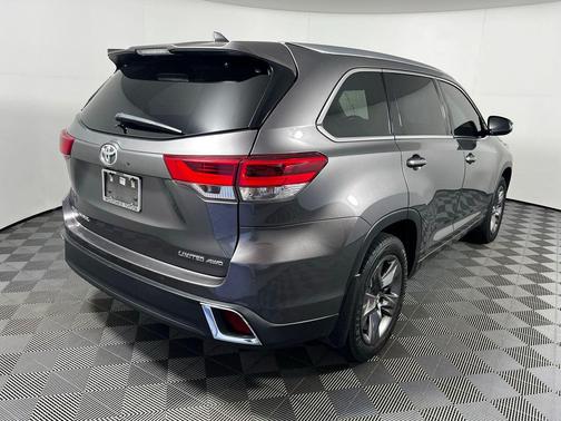 Predawn Gray Mica 2019 Toyota Highlander Limited Platinum