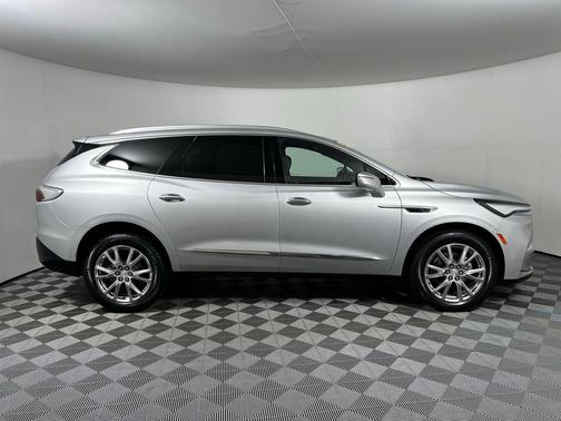 2022 Buick Enclave FWD Essence