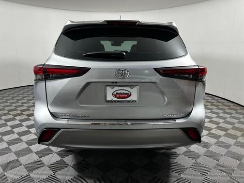 2024 Toyota Highlander Platinum