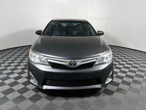 Magnetic Gray Metallic 2014 Toyota Camry XLE