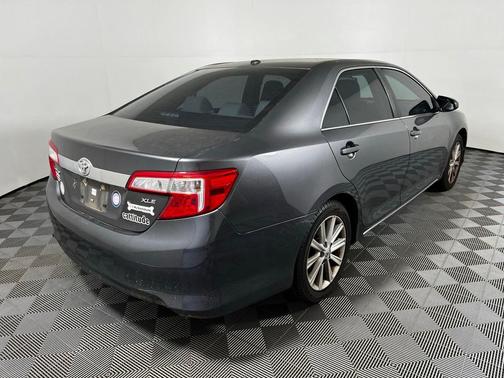 Magnetic Gray Metallic 2014 Toyota Camry XLE