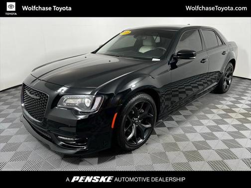 2023 Chrysler 300 Touring