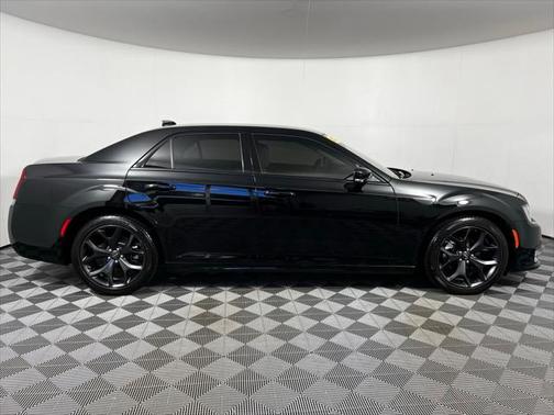 2023 Chrysler 300 Touring