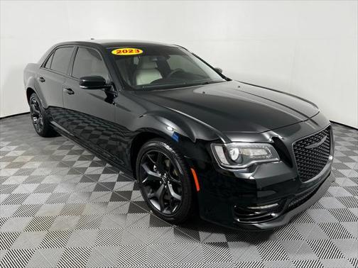 2023 Chrysler 300 Touring