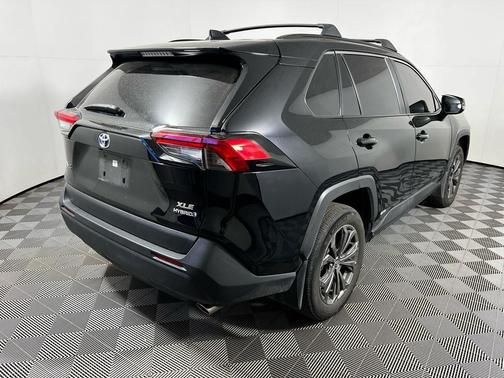 2024 Toyota RAV4 Hybrid XLE Premium