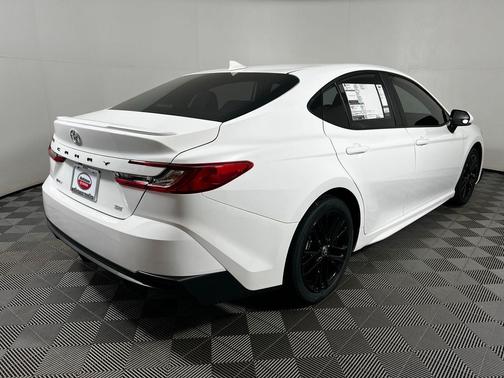 Ice Cap 2026 Toyota Camry SE