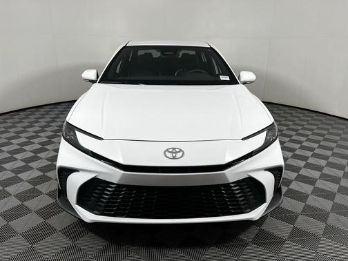 Ice Cap 2026 Toyota Camry SE