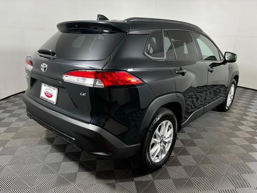 2025 Toyota Corolla Cross LE