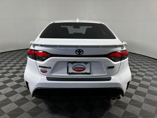 Ice Cap 2023 Toyota Corolla XSE