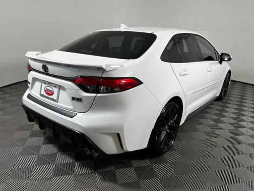 Ice Cap 2023 Toyota Corolla XSE