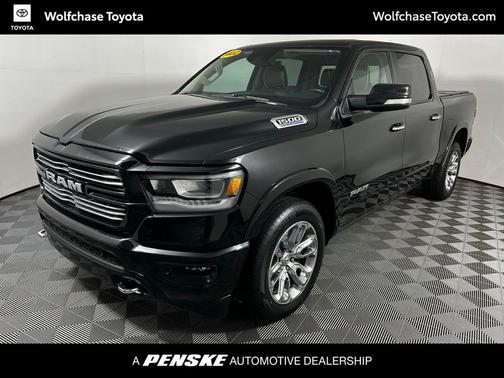 Diamond Black Crystal Pearlcoat 2022 RAM 1500 Laramie