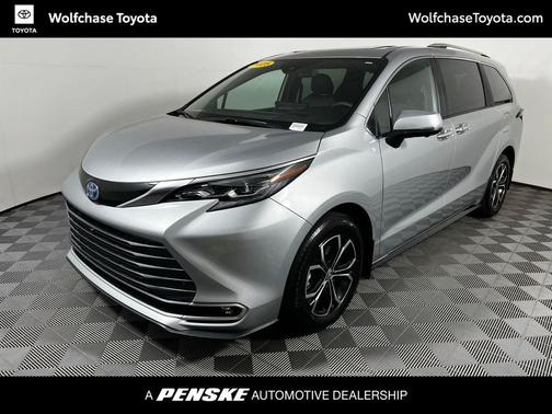 Celestial Silver Metallic 2025 Toyota Sienna Platinum