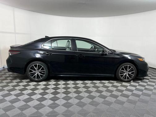 Midnight Black Metallic 2023 Toyota Camry SE