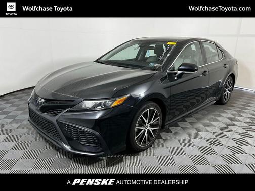 Midnight Black Metallic 2023 Toyota Camry SE