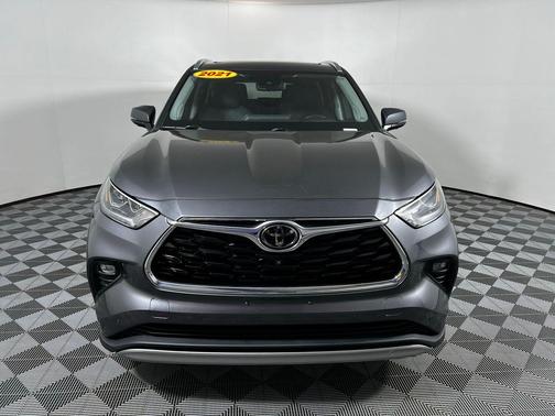 Magnetic Gray Metallic 2021 Toyota Highlander Platinum