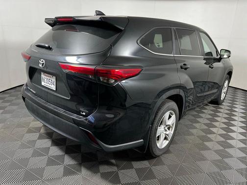 2023 Toyota Highlander LE