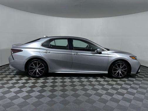 Celestial Silver Metallic 2024 Toyota Camry SE
