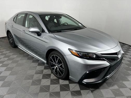 Celestial Silver Metallic 2024 Toyota Camry SE