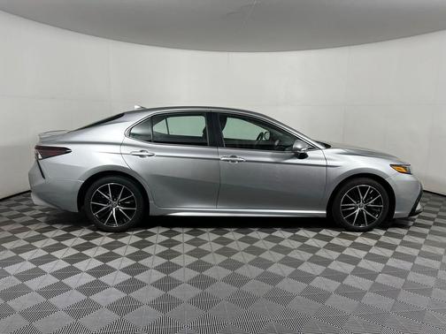 Celestial Silver Metallic 2024 Toyota Camry SE