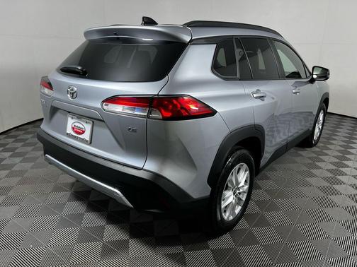 2025 Toyota Corolla Cross LE