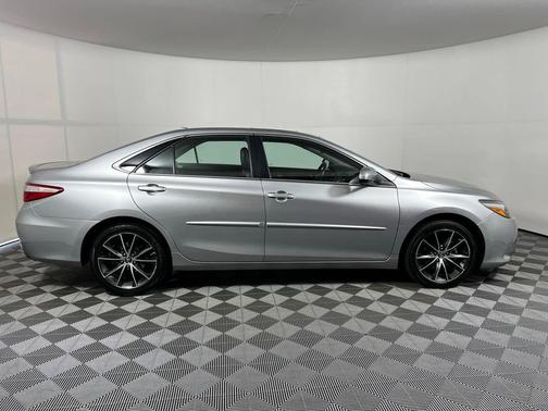 Celestial Silver Metallic 2017 Toyota Camry XSE