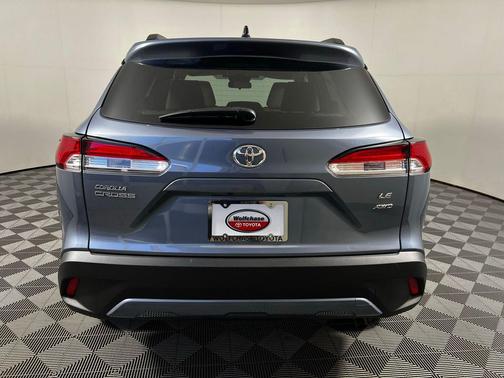 2025 Toyota Corolla Cross LE