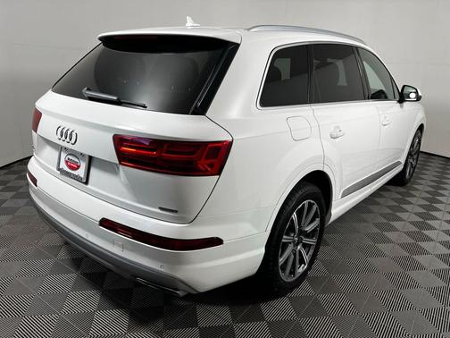 Carrara White 2019 Audi Q7 55 Premium
