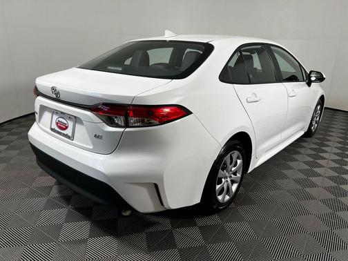 Ice Cap 2025 Toyota Corolla LE