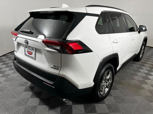 2023 Toyota RAV4 Hybrid XLE
