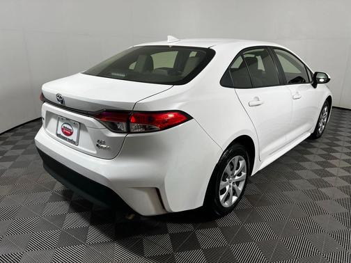 2025 Toyota Corolla Hybrid SE